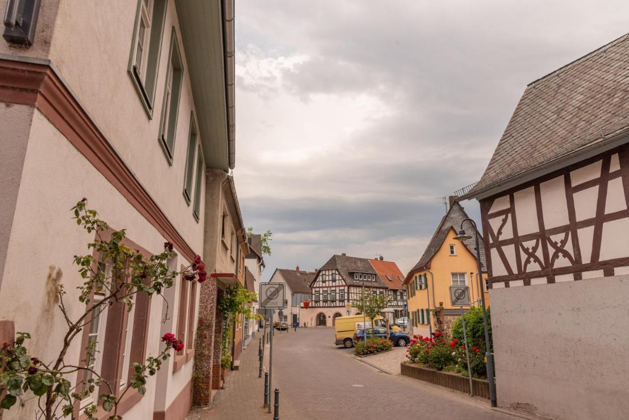 Designer Unterkunft In 15. Jahrhundert Altbau 75 M² Fuer Max. 4 Personen Lägenhet Eltville am Rhein Exteriör bild
